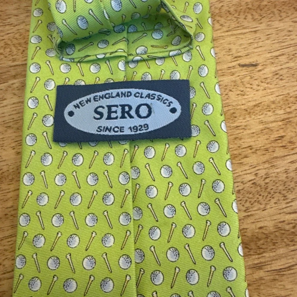 Sero New England Classics Mens Silk Tie Lime Green Golf Balls Tees Novelty Print